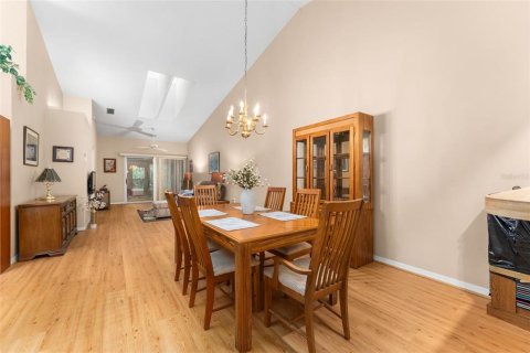 Townhouse in Gainesville, Florida 2 bedrooms, 131.92 sq.m. № 2101054 - photo 10