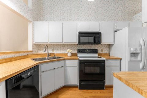 Townhouse in Gainesville, Florida 2 bedrooms, 131.92 sq.m. № 2101054 - photo 6