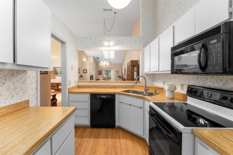 Townhouse in Gainesville, Florida 2 bedrooms, 131.92 sq.m. № 2101054 - photo 7