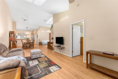 Townhouse in Gainesville, Florida 2 bedrooms, 131.92 sq.m. № 2101054 - photo 5