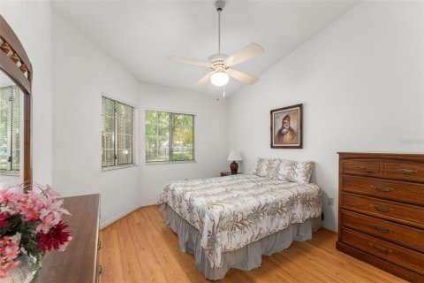 Townhouse in Gainesville, Florida 2 bedrooms, 131.92 sq.m. № 2101054 - photo 21