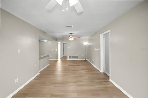 Villa ou maison à vendre à Seminole, Floride: 3 chambres, 215.63 m2 № 2314916 - photo 5