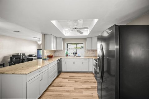 Villa ou maison à vendre à Seminole, Floride: 3 chambres, 215.63 m2 № 2314916 - photo 10