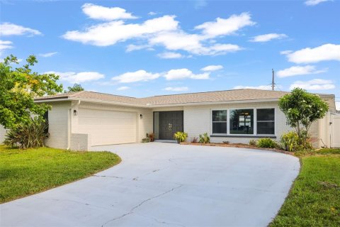 Villa ou maison à Seminole, Floride 3 chambres, 215.63 m2 № 2314916