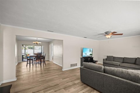 Villa ou maison à vendre à Seminole, Floride: 3 chambres, 215.63 m2 № 2314916 - photo 8