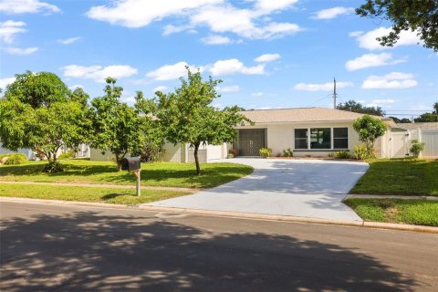 Villa ou maison à vendre à Seminole, Floride: 3 chambres, 215.63 m2 № 2314916 - photo 25