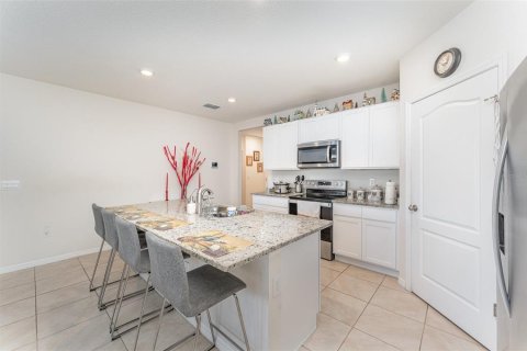 House in Haines City, Florida 4 bedrooms, 173.45 sq.m. № 1637081 - photo 8