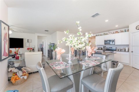 House in Haines City, Florida 4 bedrooms, 173.45 sq.m. № 1637081 - photo 6