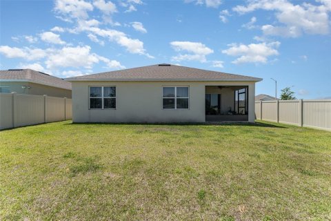 House in Haines City, Florida 4 bedrooms, 173.45 sq.m. № 1637081 - photo 21