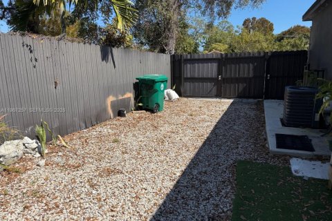 Villa ou maison à vendre à Miami, Floride: 3 chambres, 115.94 m2 № 2028571 - photo 29