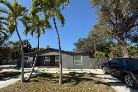 Villa ou maison à vendre à Miami, Floride: 3 chambres, 115.94 m2 № 2028571 - photo 4