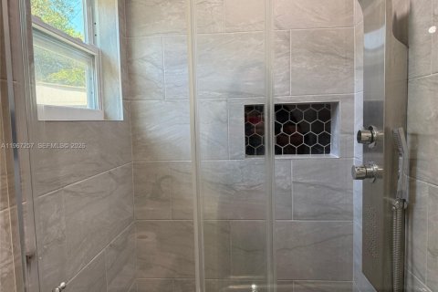 Villa ou maison à vendre à Miami, Floride: 3 chambres, 115.94 m2 № 2028571 - photo 19