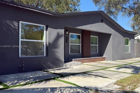 Villa ou maison à vendre à Miami, Floride: 3 chambres, 115.94 m2 № 2028571 - photo 2