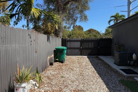 Villa ou maison à vendre à Miami, Floride: 3 chambres, 115.94 m2 № 2028571 - photo 30