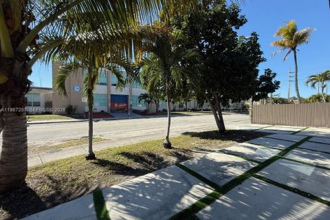 Villa ou maison à vendre à Miami, Floride: 3 chambres, 115.94 m2 № 2028571 - photo 10