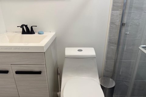 Villa ou maison à vendre à Miami, Floride: 3 chambres, 115.94 m2 № 2028571 - photo 18