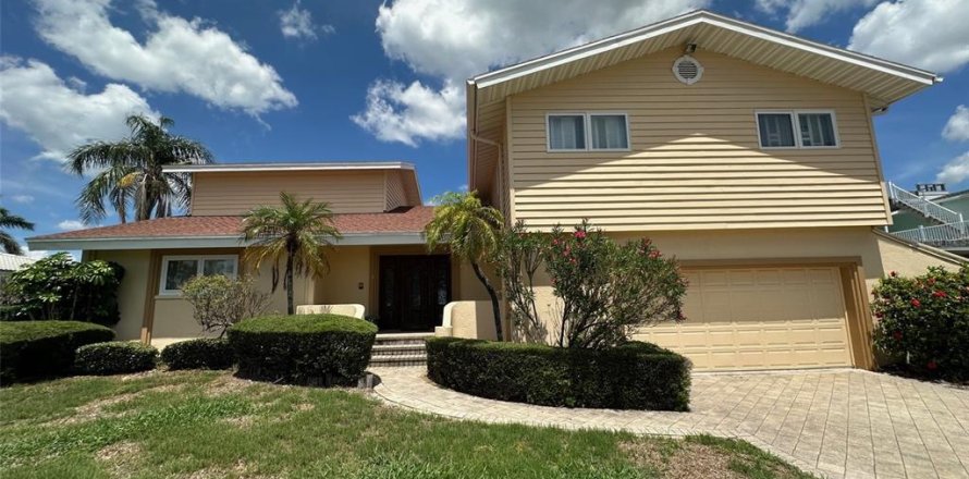 Villa ou maison à Clearwater, Floride 5 chambres, 384.43 m2 № 1796831