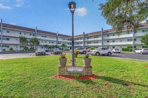 Condo in Clearwater, Florida, 2 bedrooms  № 2394058