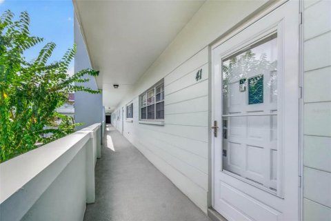 Condo in Clearwater, Florida, 2 bedrooms  № 2394058 - photo 3