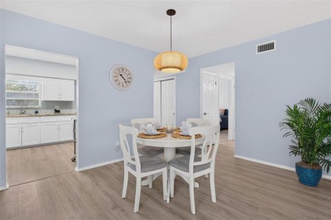 Condo in Clearwater, Florida, 2 bedrooms  № 2394058 - photo 12