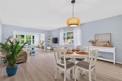 Condo in Clearwater, Florida, 2 bedrooms  № 2394058 - photo 5