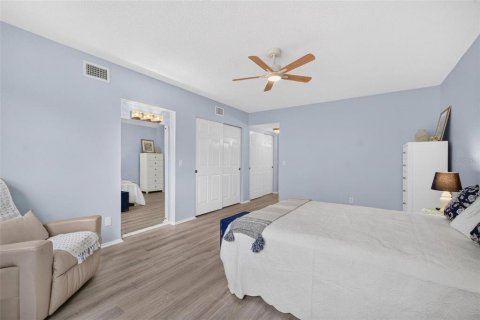 Condo in Clearwater, Florida, 2 bedrooms  № 2394058 - photo 20