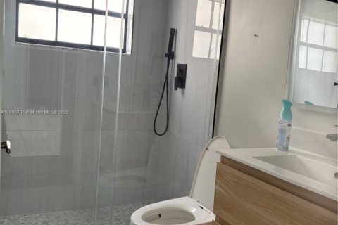 House in Doral, Florida 3 bedrooms, 176.98 sq.m. № 1956823 - photo 30