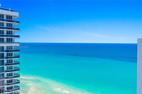 Condo in Miami Beach, Florida, 2 bedrooms  № 1938196 - photo 3