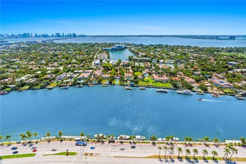 Condo in Miami Beach, Florida, 2 bedrooms  № 1938196 - photo 6