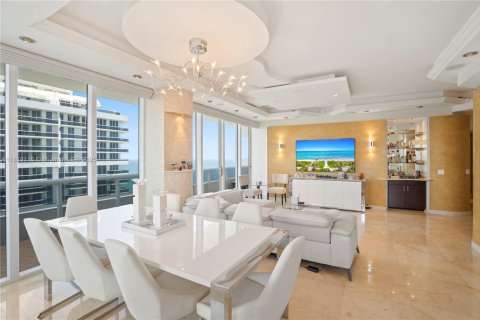 Copropriété à vendre à Miami Beach, Floride: 2 chambres, 125.42 m2 № 1938196 - photo 18