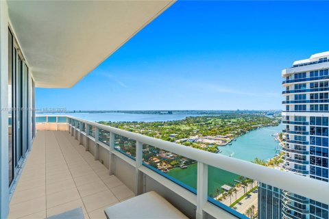 Condo in Miami Beach, Florida, 2 bedrooms  № 1938196 - photo 9