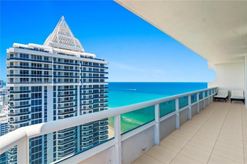 Condo in Miami Beach, Florida, 2 bedrooms  № 1938196 - photo 7