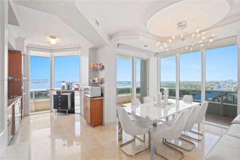 Condominio en venta en Miami Beach, Florida, 2 dormitorios, 125.42 m2 № 1938196 - foto 13