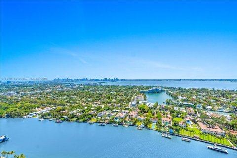 Condo in Miami Beach, Florida, 2 bedrooms  № 1938196 - photo 5