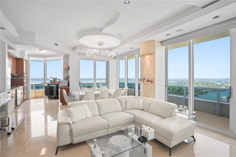 Condominio en venta en Miami Beach, Florida, 2 dormitorios, 125.42 m2 № 1938196 - foto 1