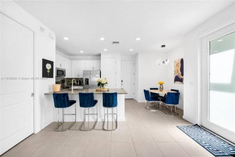 Touwnhouse à vendre à Fort Lauderdale, Floride: 3 chambres, 164.07 m2 № 1825917 - photo 6