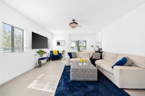 Touwnhouse à vendre à Fort Lauderdale, Floride: 3 chambres, 164.07 m2 № 1825917 - photo 8