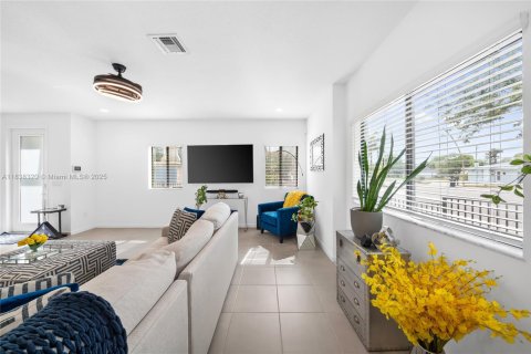 Touwnhouse à vendre à Fort Lauderdale, Floride: 3 chambres, 164.07 m2 № 1825917 - photo 17