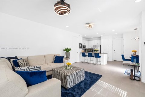 Touwnhouse à vendre à Fort Lauderdale, Floride: 3 chambres, 164.07 m2 № 1825917 - photo 11