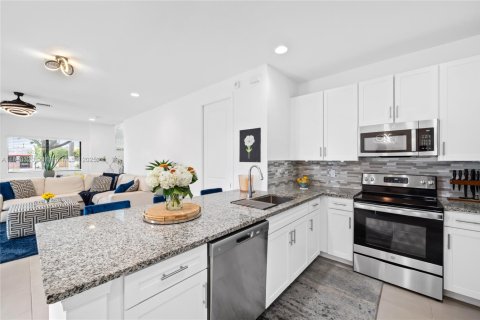 Touwnhouse à vendre à Fort Lauderdale, Floride: 3 chambres, 164.07 m2 № 1825917 - photo 3