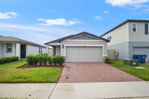 House in Haines City, Florida 4 bedrooms, 151.43 sq.m. № 2393771 - photo 29