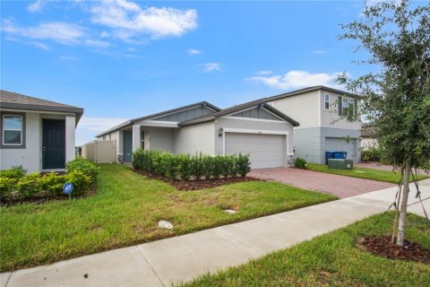 House in Haines City, Florida 4 bedrooms, 151.43 sq.m. № 2393771 - photo 28