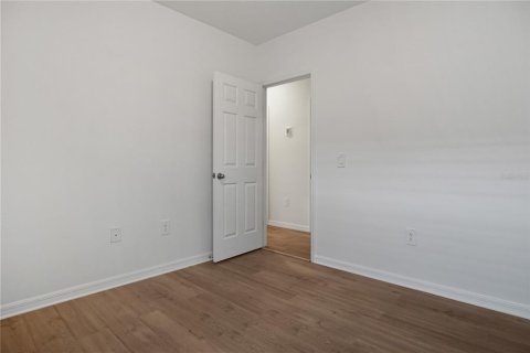 House in Haines City, Florida 4 bedrooms, 151.43 sq.m. № 2393771 - photo 24