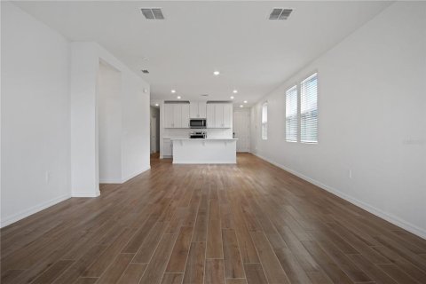 House in Haines City, Florida 4 bedrooms, 151.43 sq.m. № 2393771 - photo 6