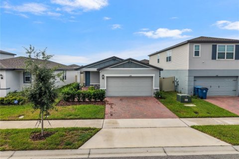 House in Haines City, Florida 4 bedrooms, 151.43 sq.m. № 2393771