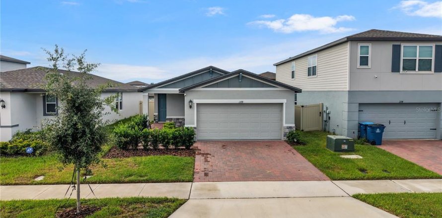 House in Haines City, Florida 4 bedrooms, 151.43 sq.m. № 2393771