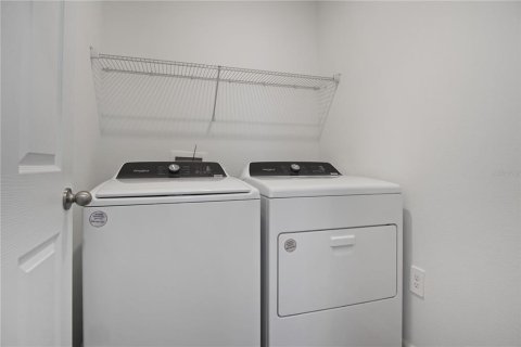 House in Haines City, Florida 4 bedrooms, 151.43 sq.m. № 2393771 - photo 22