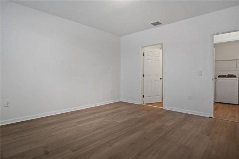 House in Haines City, Florida 4 bedrooms, 151.43 sq.m. № 2393771 - photo 9