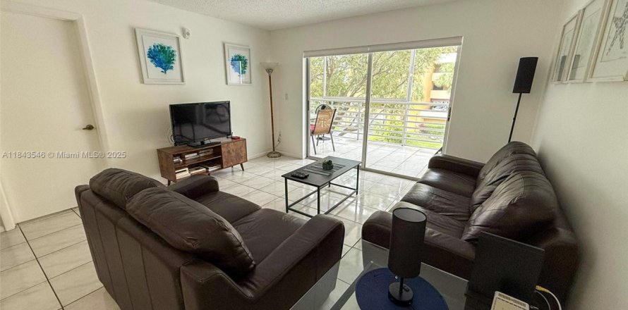 Condominio en Sunny Isles Beach, Florida, 2 dormitorios № 1881501