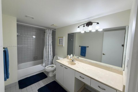 Condominio en venta en Sunny Isles Beach, Florida, 2 dormitorios, 123.56 m2 № 1881501 - foto 13